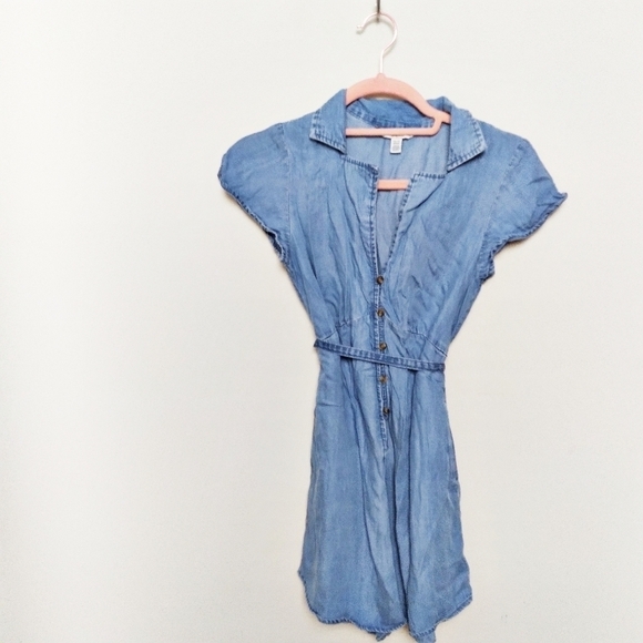 American Eagle Outfitters Pants - American Eagle Light Wash Chambray Button Up Short Sleeve Romper Size XS